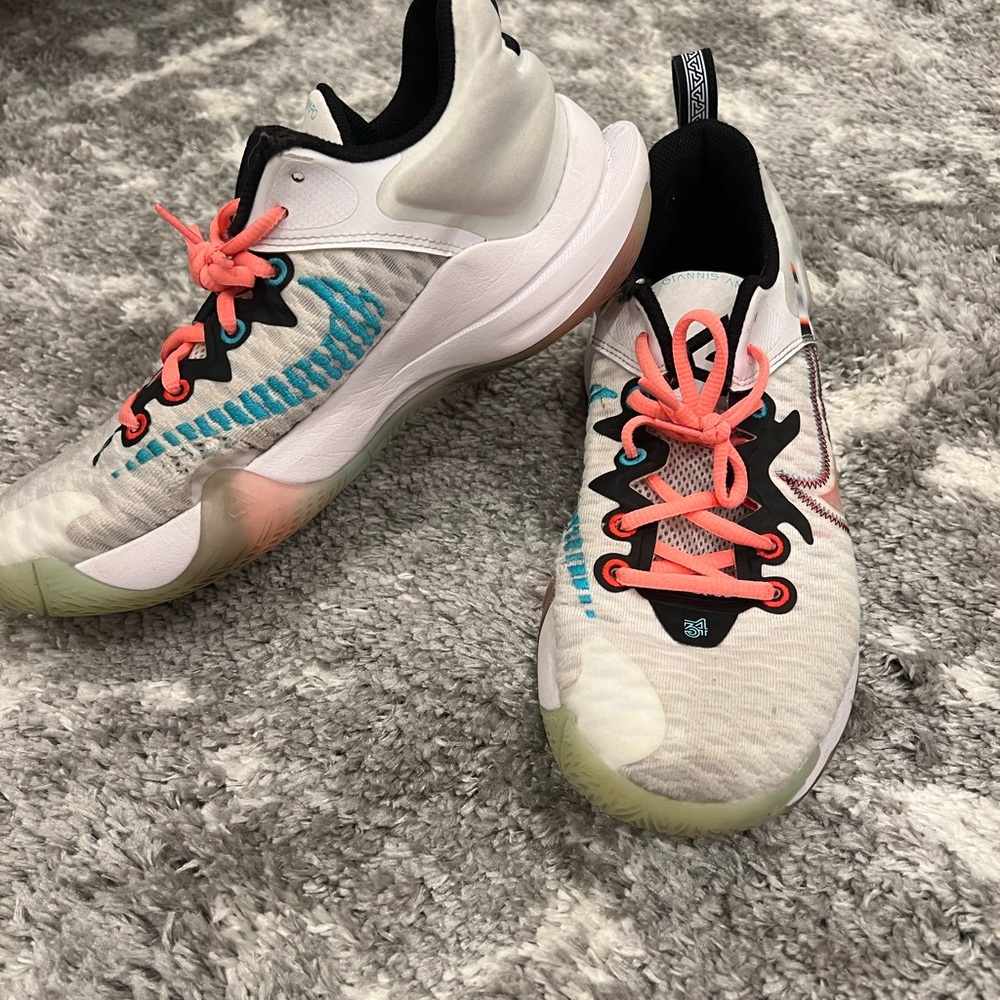Giannis Immortality Women’s Basketball Shoes Gem